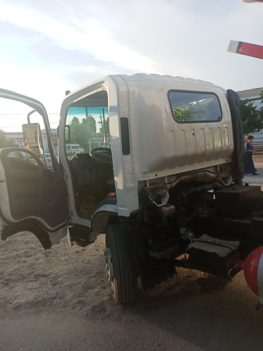 İSuzu yuk avtmobili