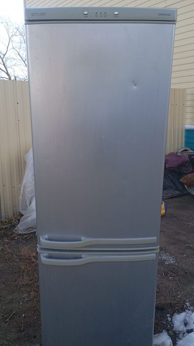 Продам холодильник