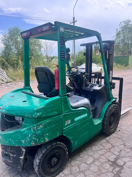 Кара вилочный погрузчик.