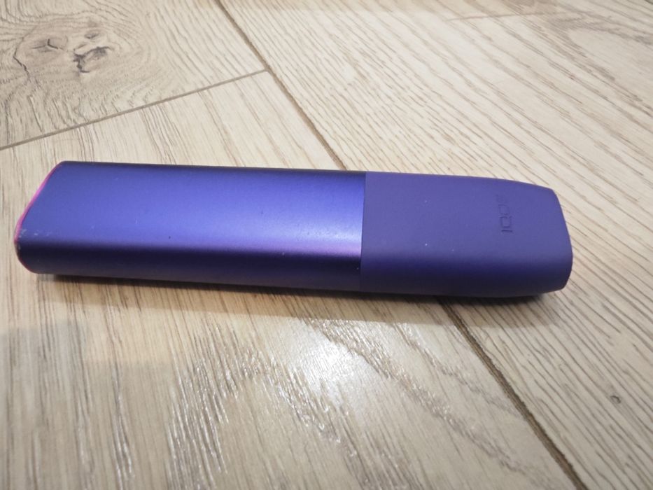 IQOS ILUMA ONE - Ediție Neon / Electric Purple (Funcționează Perfect)
