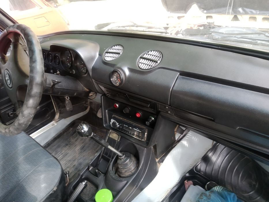 VAZ 2106 sotiladi