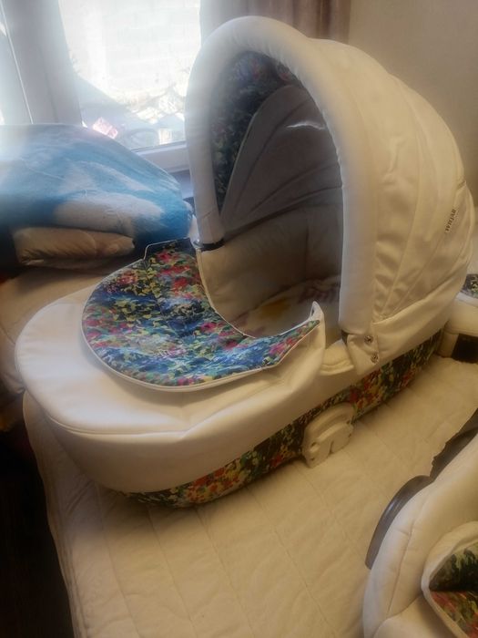 Продава се детска количка