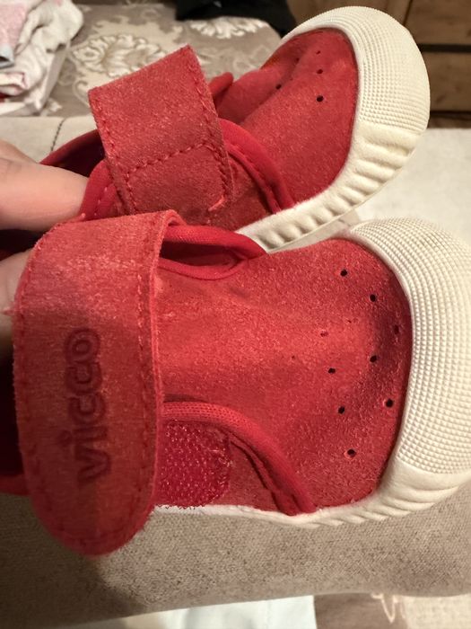 Продам десткие обувь vicco