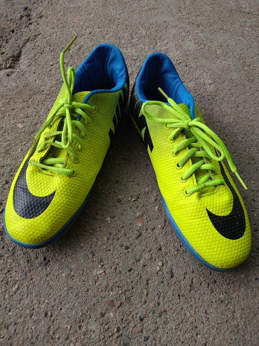 Продаются бутсы, торг