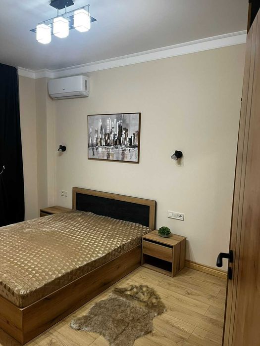Дава се под наем Тристаен апартамент в София, Център - 100 кв.м за 1600 € - Снимка #1