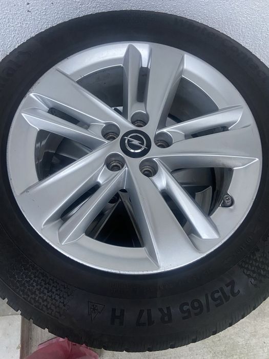 215-65-17 Зимни гуми  Континентал