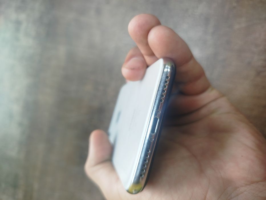 iPhone x  продам