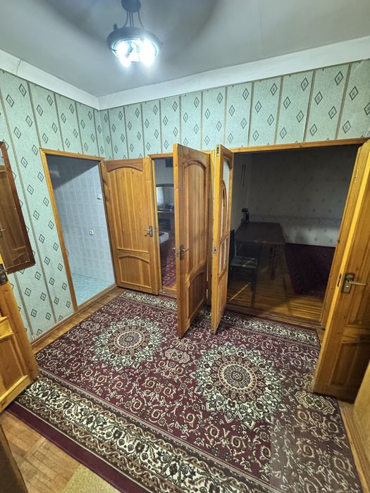 Квартира на С.Азимова (Студио кафе, 145 школа, правит-ая пол)
