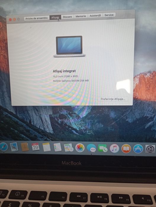 Vând laptop MacBook