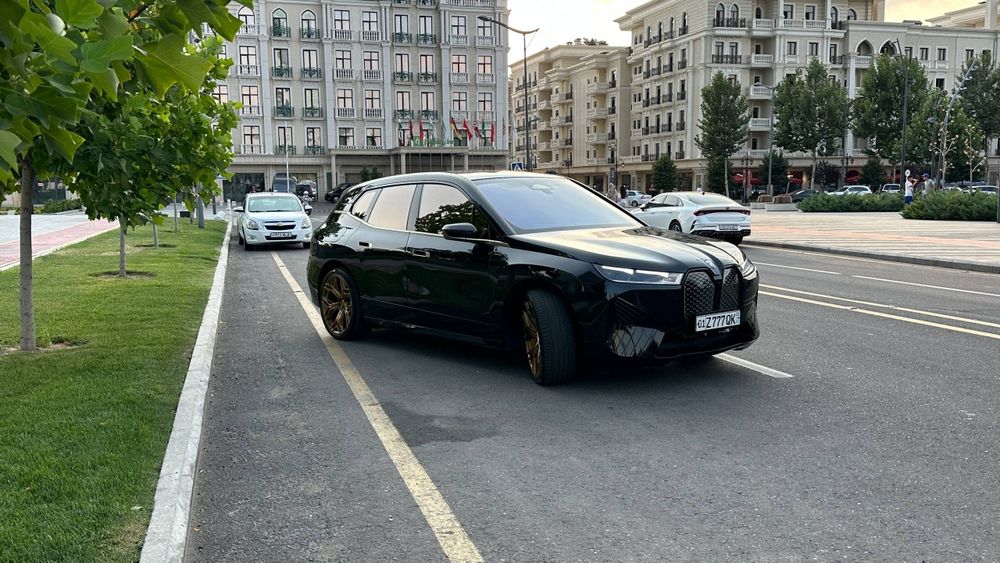 BMW iX 2022 xDrive40 Dual Motor