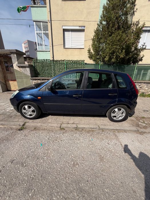 Продавам Форд Фиеста 1.4 бензин