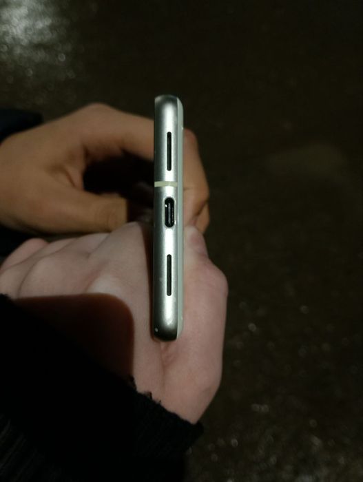 Гугл пиксель 7 вапше хорошо телефон правый в отличном состоянии