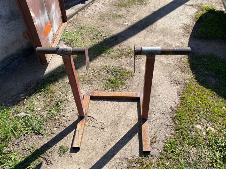 Стенд кантователь для ремонта двигателя