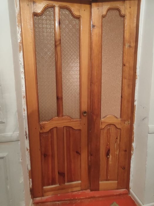 Есік сатылады. Жақсы жағдайда