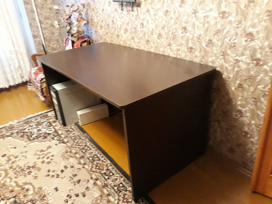 Продам офисный стол