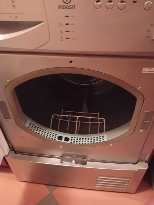 Сушилня 380лв, Indesit