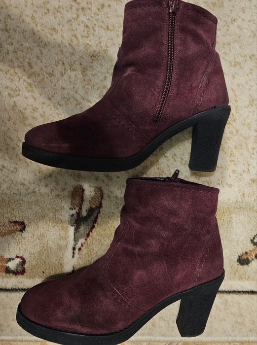 Боти от естествен велур