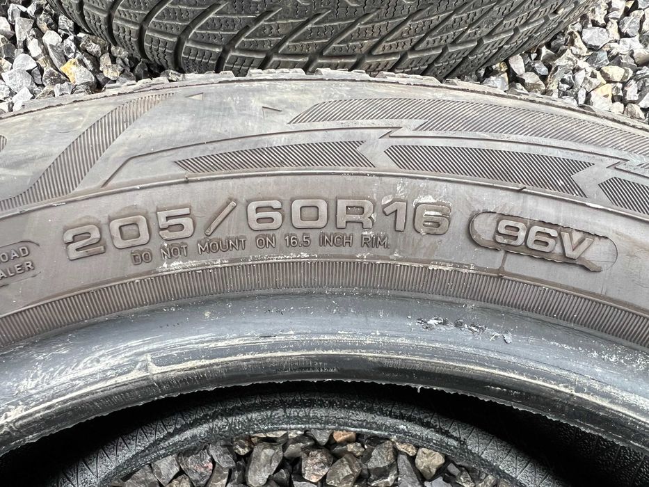 Продавам 4бр. зимни гуми Michelin Pilot ALPIN5 205/60/16 96H DOT1324!