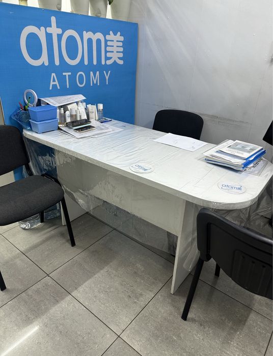 Стол офисный , парта, кухонный стол стол переговоров маленький