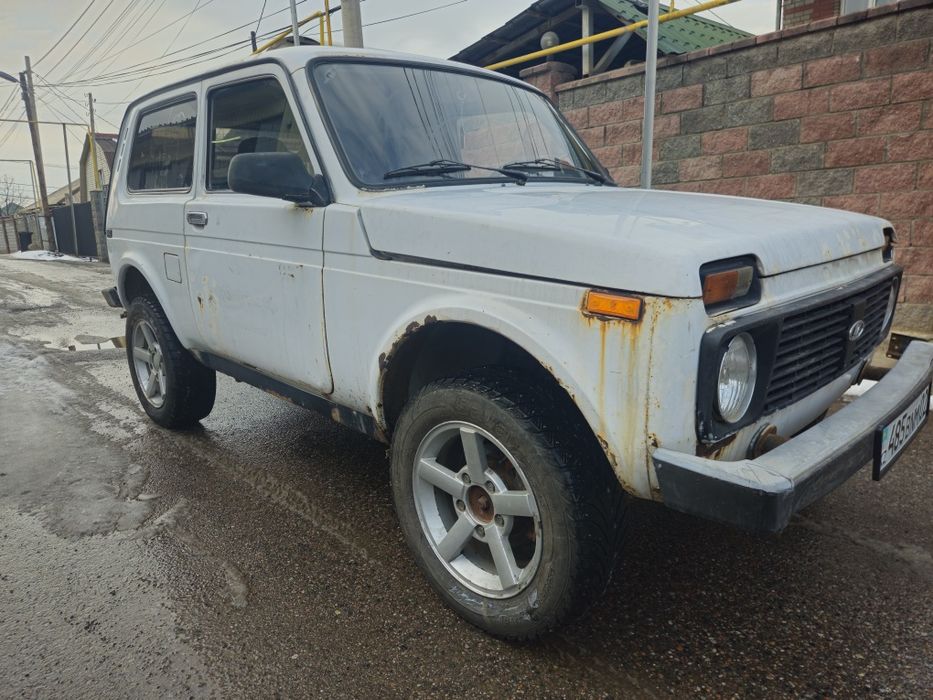 Продам ниву 2121