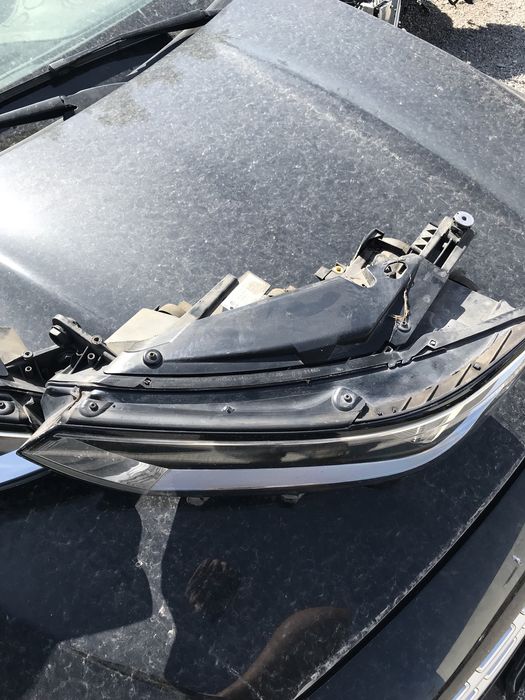 Оригинални фарове за Passat B8