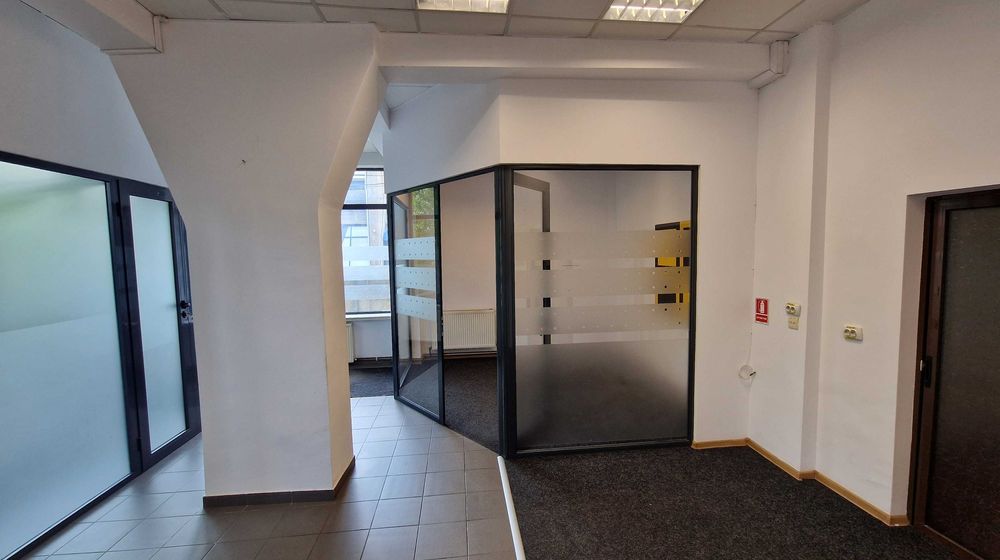 Spatiu comercial 105mp