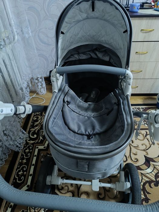 Продам коляску и кровать -манеж.