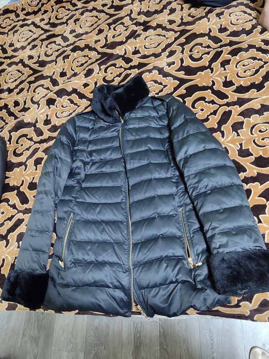 Продам женскую куртку