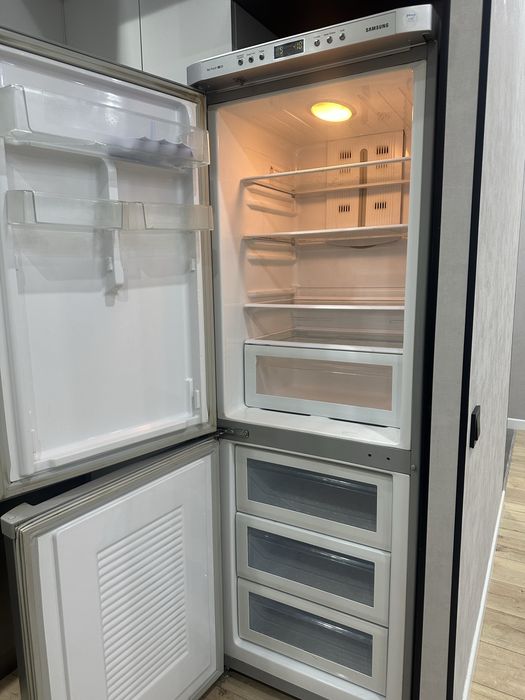 Продам холодильник samsung