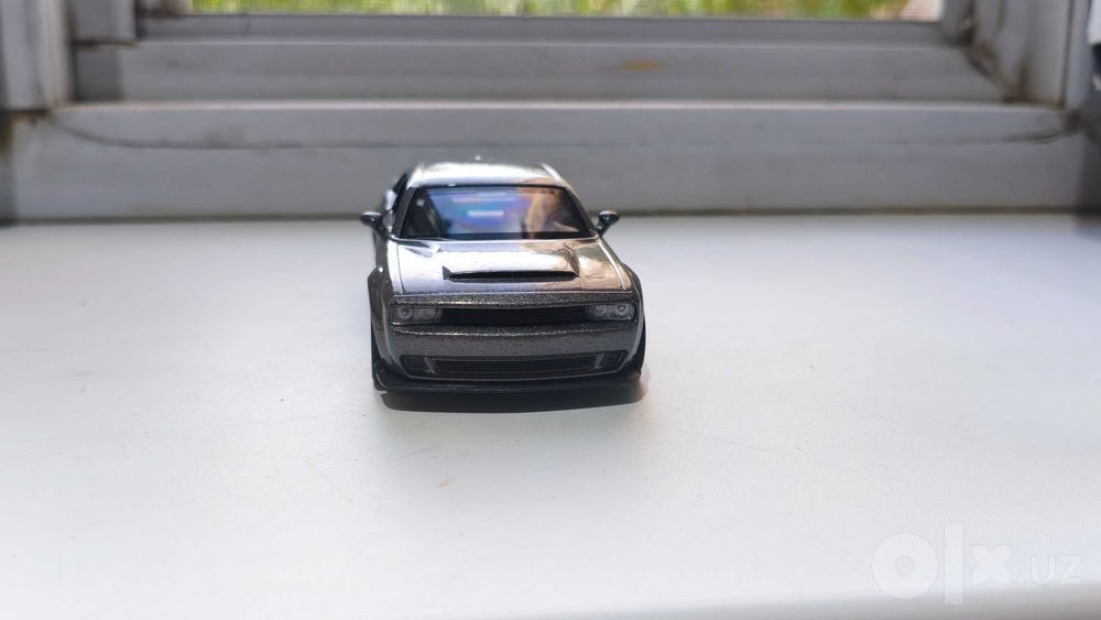 Коллекционная модель Dodge Challenger (Масштаб 1:38)