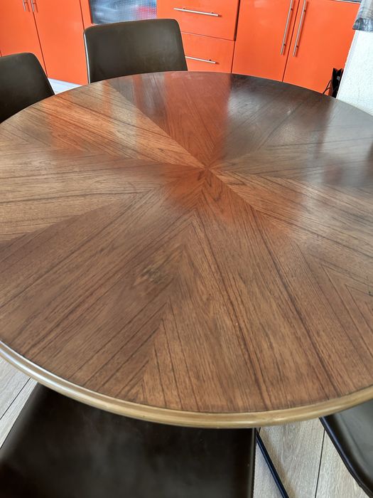 Ashley home стол и 6 стульев