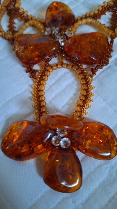 Украшение из янтаря от Amberway.