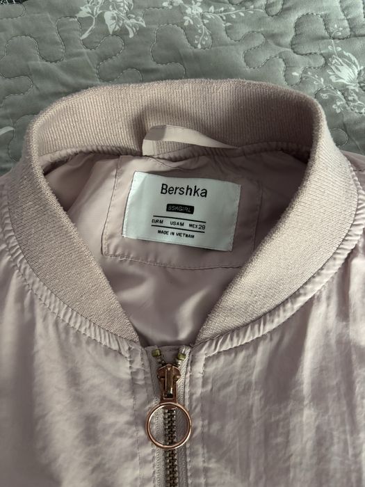 Яке в цвят пепел от рози