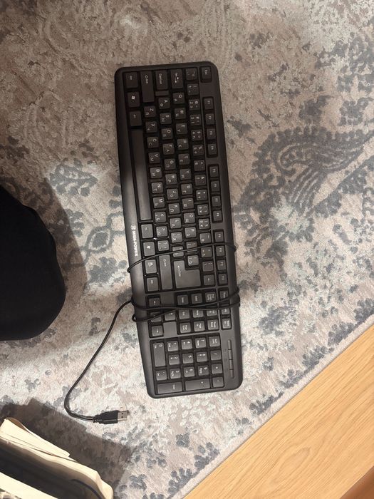 Клавиатура и компьтерная мышка