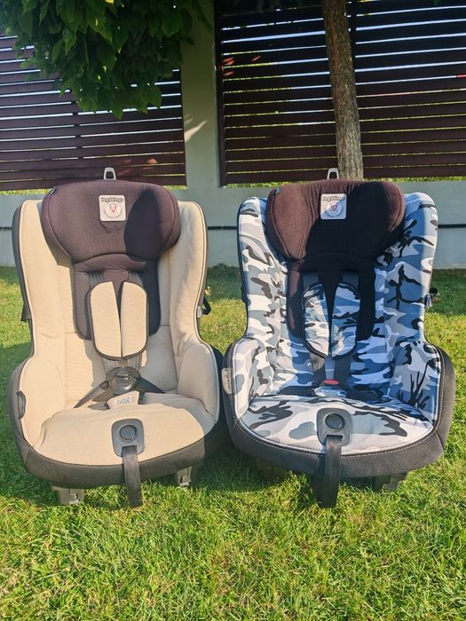 Vând 2 scaune auto Peg Perego + 2 baze Isofix