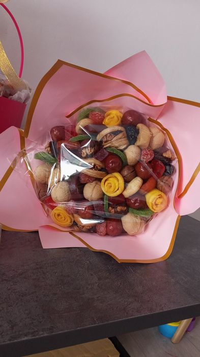 Съедобные букеты из сухофруктов