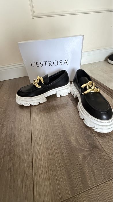 Продам итальянские лоферы Lestrosa