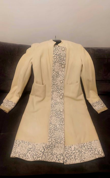 Уникално дамско палто (кашмир и вълна) с кожен кант, размер S-M