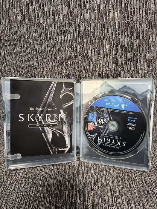 Elder Scrolls Skyrim steelbook PS4
