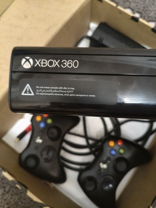 XBOX 360 E  ( Прошитая )