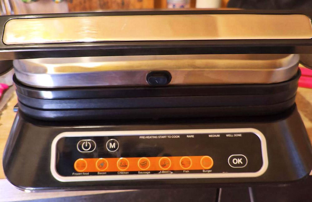 Vând grătar electric