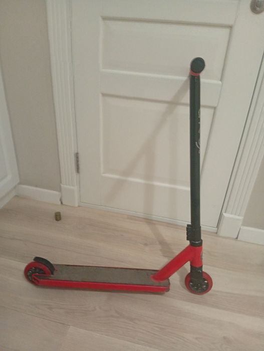 ПРОДАМ трюковой сомокат дешего