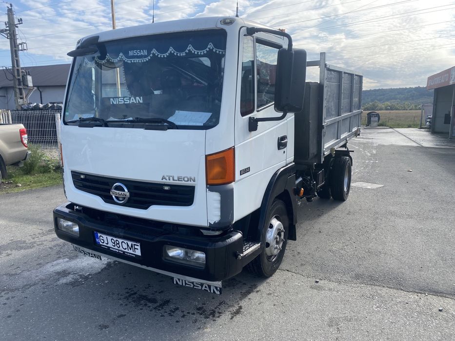 Nissan Atleon 8tone