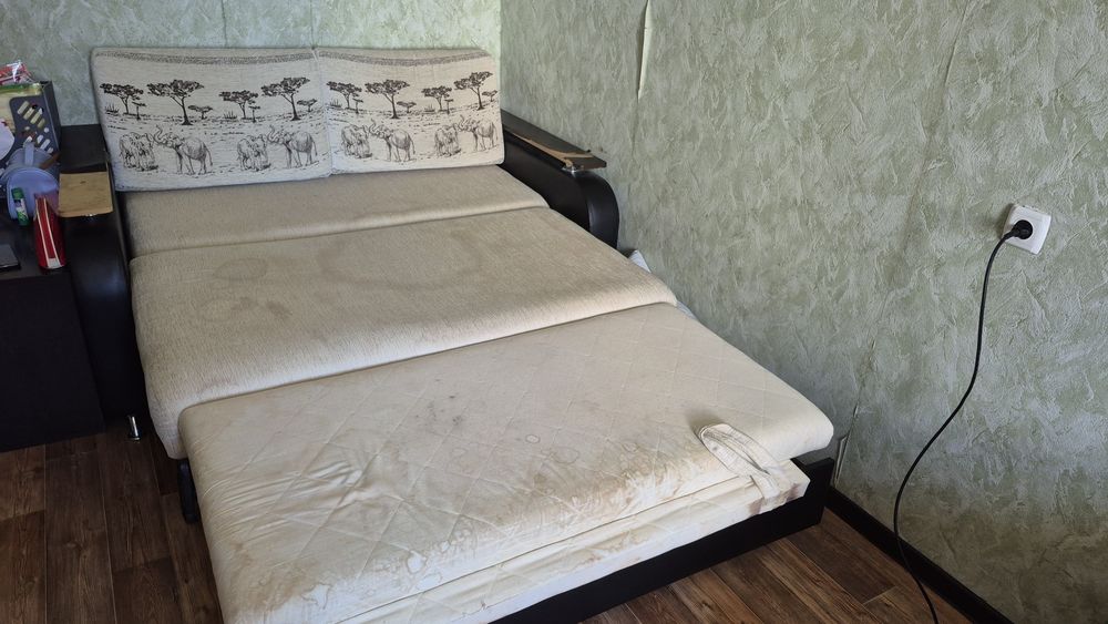 Отдам диван даром