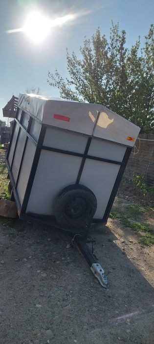 Прицеп сатылады.