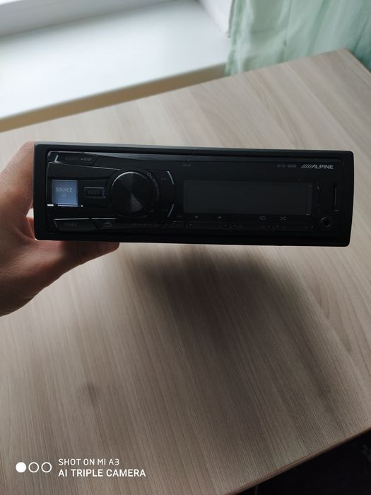 Продам автомогнитола Alpine