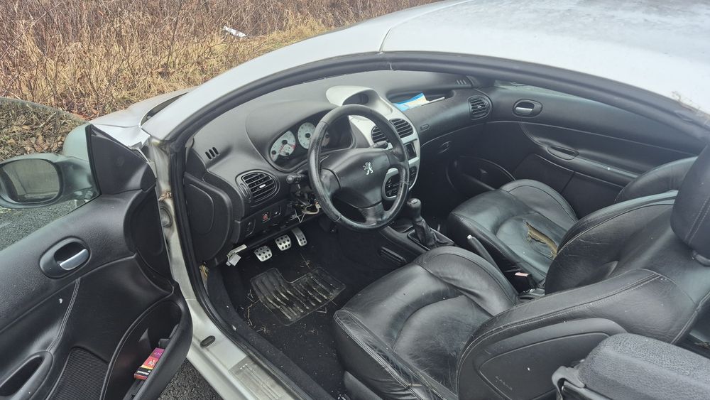 Dezmembrez peugeot 206 CC 1.6 benzina