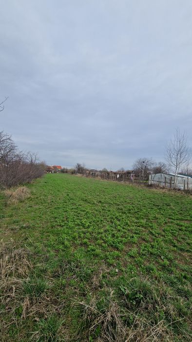 Casa batraneasca 60m.p.  caramida si teren 2185m.p. Stoicăneşti-Olt