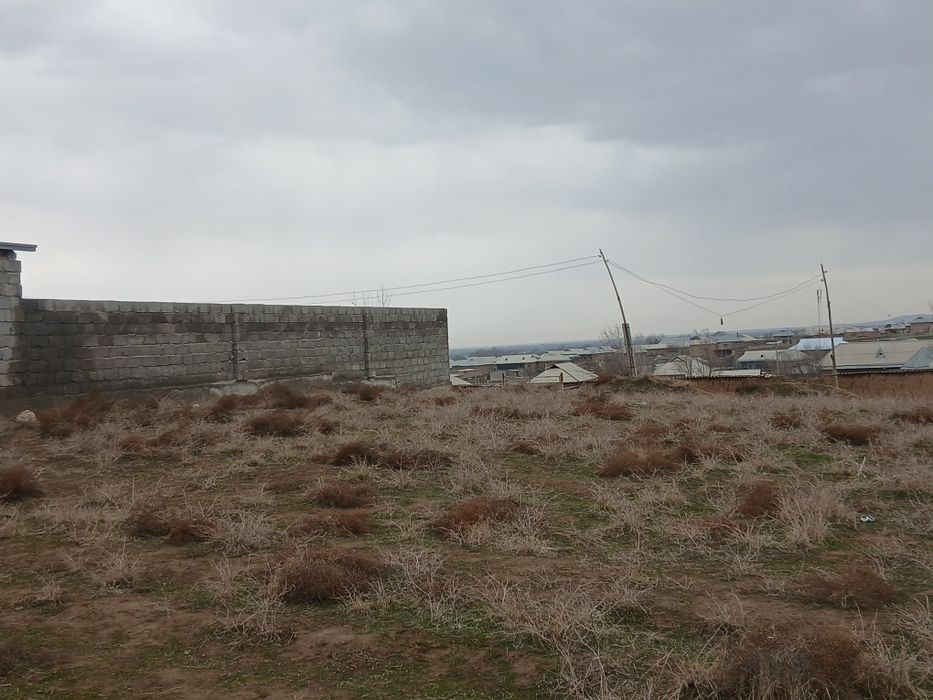 Boʻsh yer sotiladi 10 sotixdan ziyod.