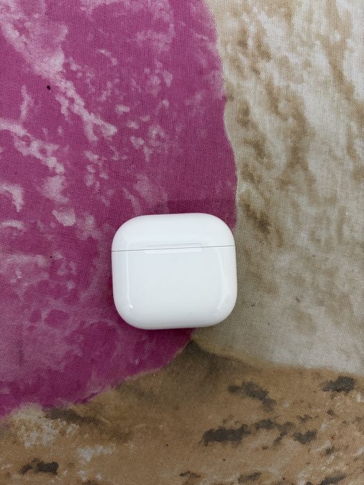 Продам airpods 4